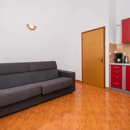 In Mit Garten, Gemeinsamem Pool Und Terrasse Apartamento *
